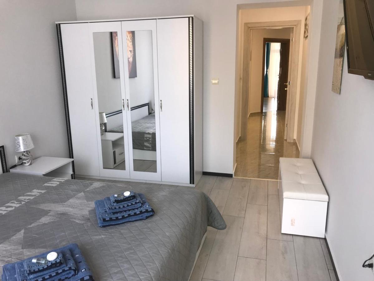 Familienapartment Am Strand In Приморско Екстериор снимка